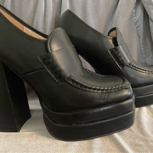 Women’s Size 6 Nasty Gal Black Chunky High Healed Loafer Style slip on shoes